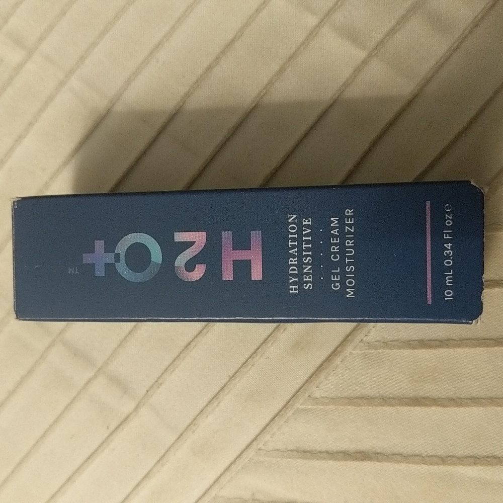 NWT Moisturizing Gel Cream